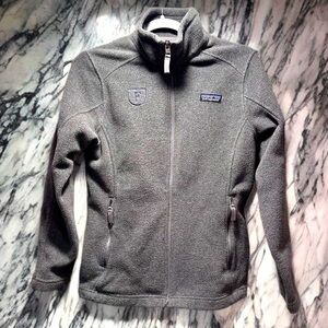 Women’s Patagonia Classic Synchilla Fleece Jacket with “F” Logo Style #22995 XS